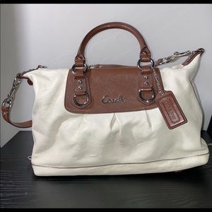 Classic Coach Bag 👜